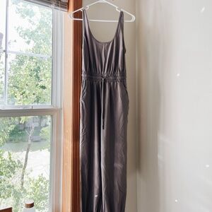 Abercrombie and fitch travel jumpsuit!! Worn once, excellent quality.